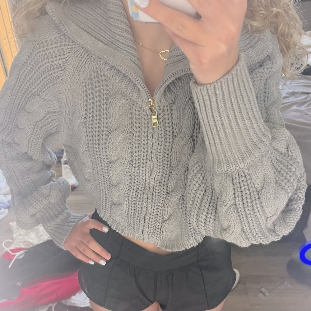 gray cropped sweater
